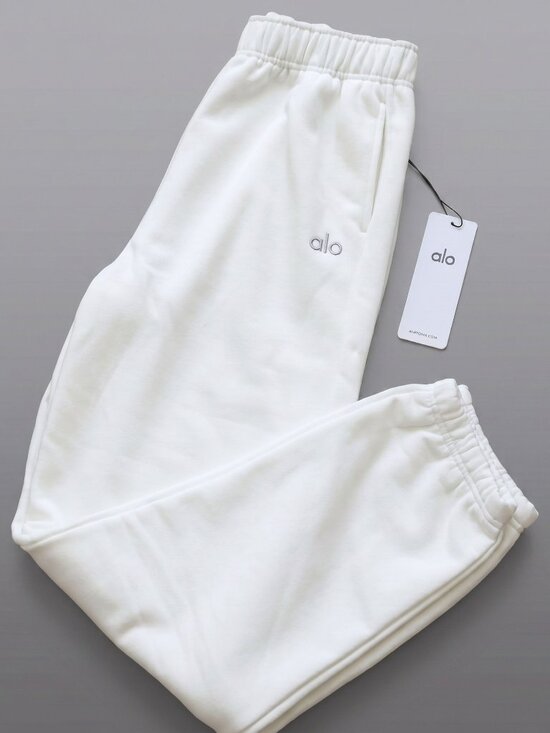 Alo Yoga Pants - Size S Alo Yoga Accolade Sweatpant Ivory Cozy Fleece Lounge